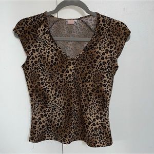 Cheetah print, short sleeve rave top y2k size M